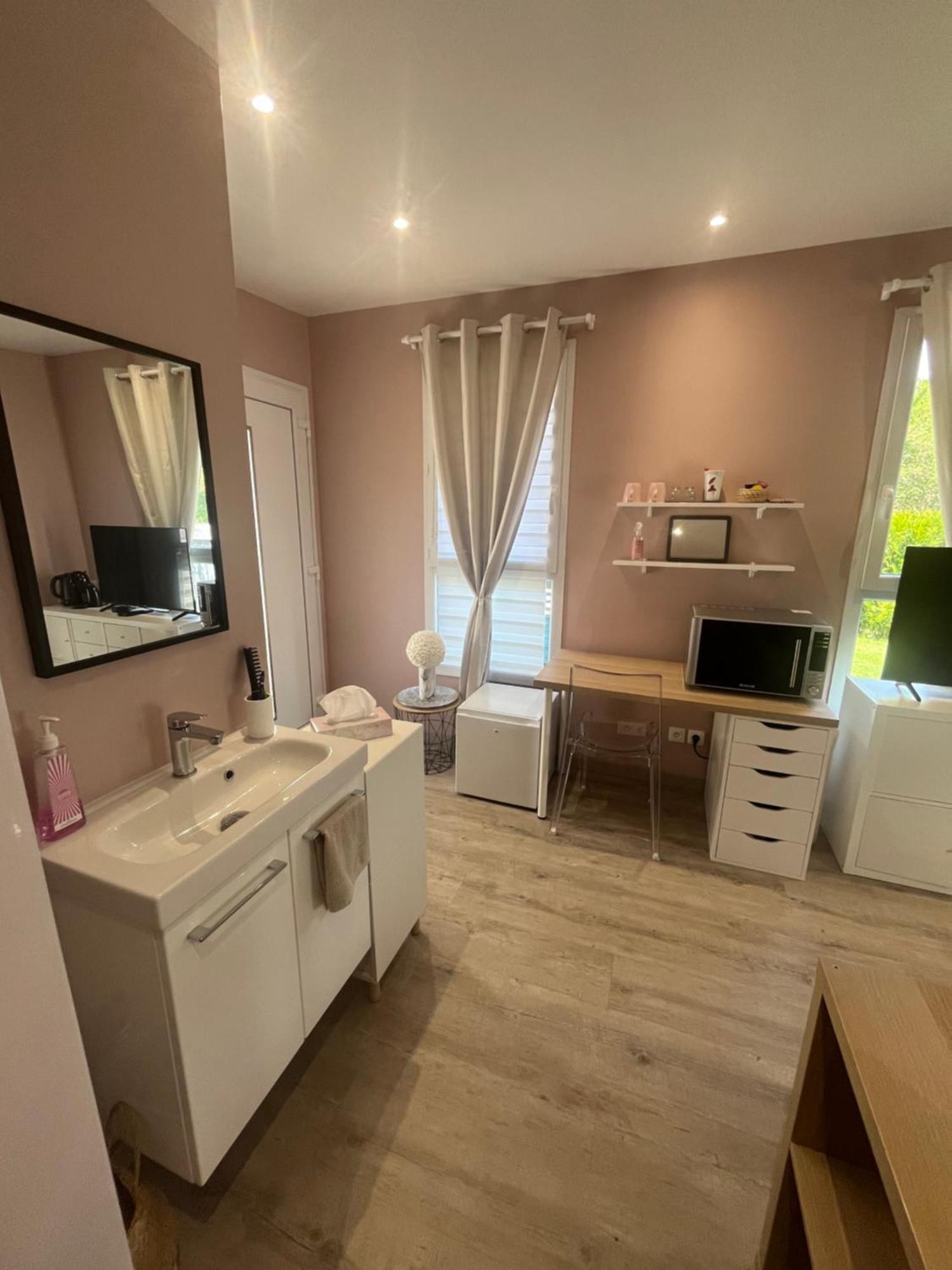 Dependance Prive Appartement Saint-Thibault-des-Vignes Buitenkant foto